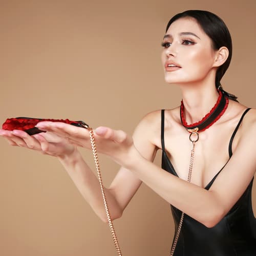 Ravishing Rouge - BDSM Collar Leash